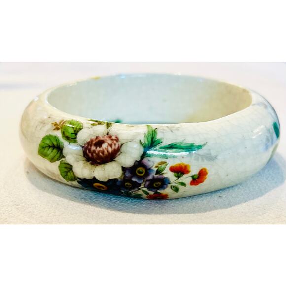 Vintage Floral Decoupage Wooden Bangle Bracelet – Handcrafted Cottagecore Style - Picture 1 of 3